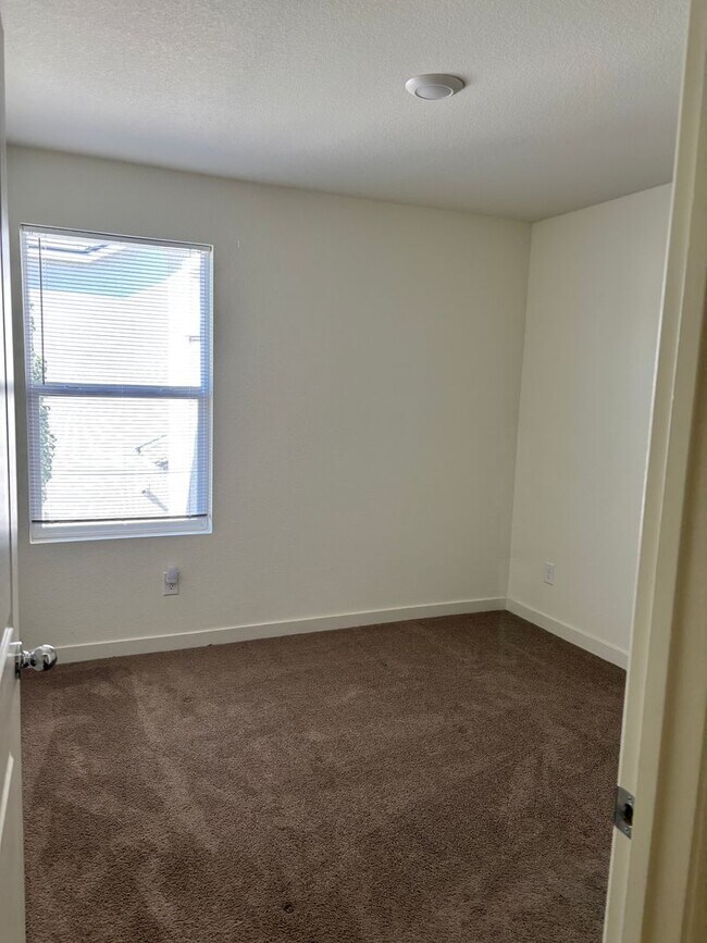 Building Photo - RENTAL AMOUNT JUST REDUCED ONLY $2,525 PER...