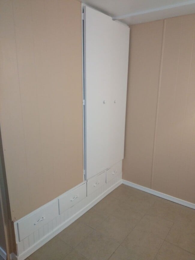 Building Photo - 3 Bed / 2 Bath Home + 1 bed / 1 bath Casita & work shop