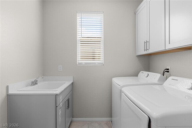 Building Photo - 361 Wind Poppy St