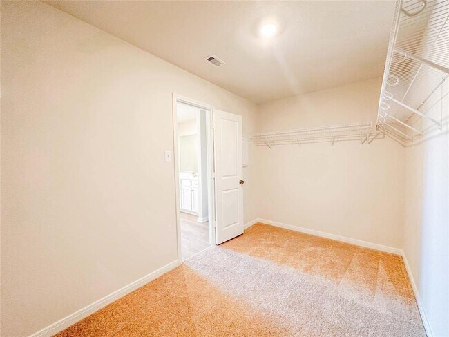 Building Photo - 16322 Sweet Grv Dr