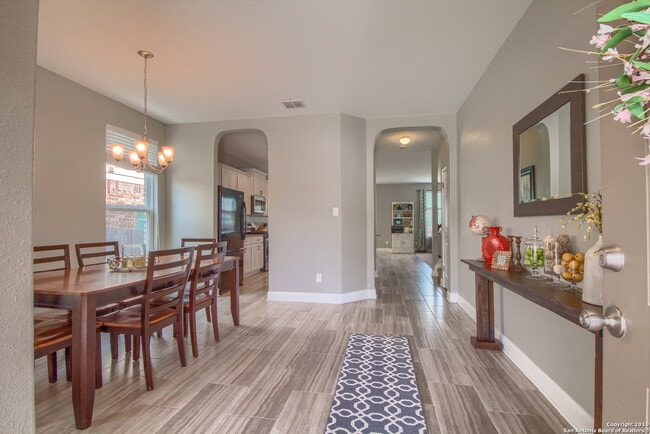 Building Photo - IMMACULATE HOME IN ALAMO RANCH AT 50% OFF THE 1ST MONTH'S RENT!!!