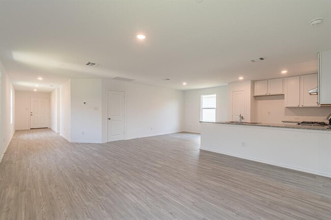Building Photo - 6406 Reuben Kemper