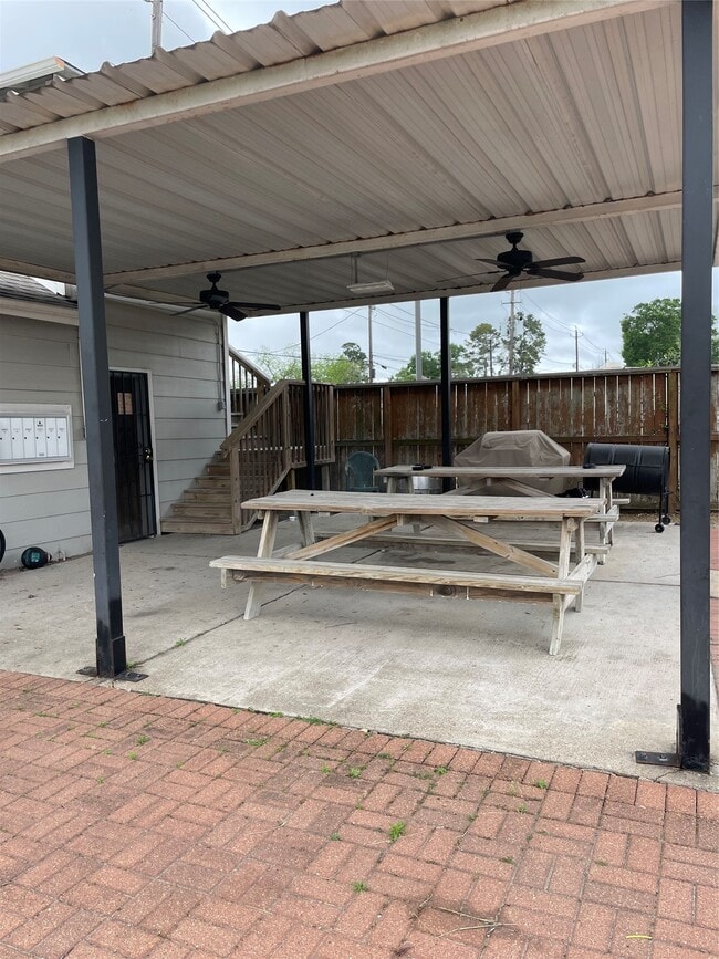 Building Photo - 2302 Avenue H