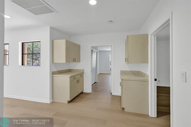 Building Photo - 2622 NW 49th St