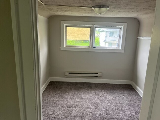 Building Photo - Newly updated home for rent!