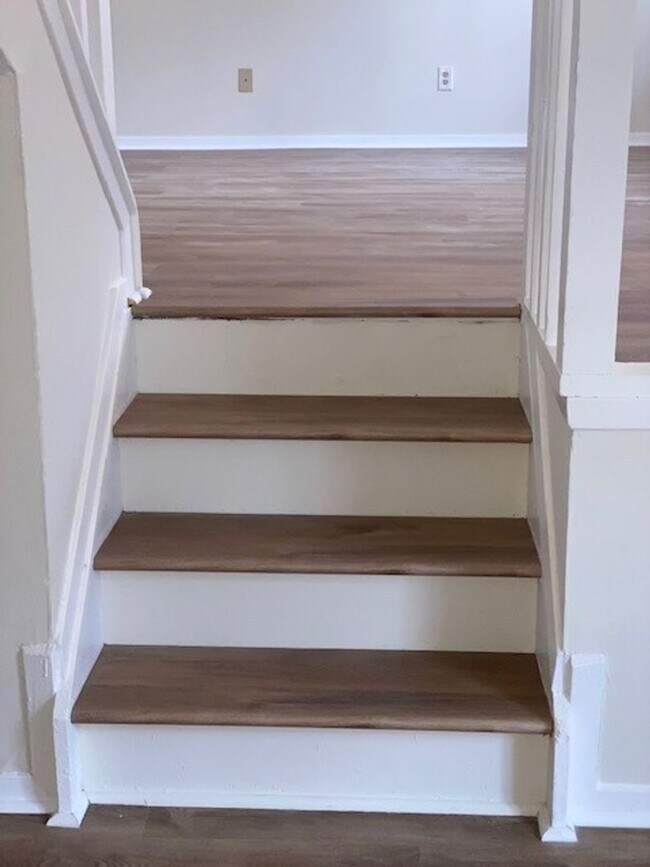 Building Photo - Location! Location! Location! Alpharetta