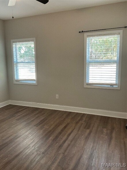 Building Photo - 160 Indian Ln