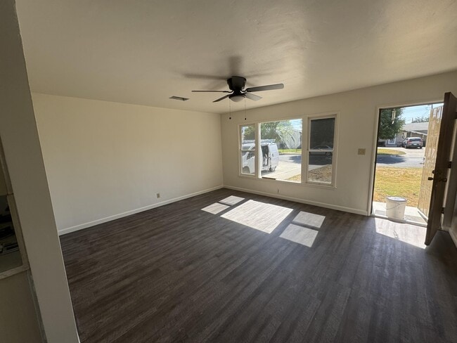 Building Photo - 450 S Santa Clara St