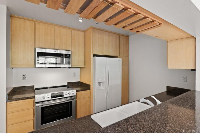 Building Photo - 300 3rd St