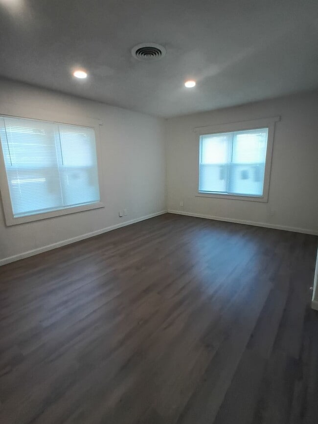 Building Photo - New Remodel- HOLIDAY SPECIAL- FIRST FULL MONTH FREE