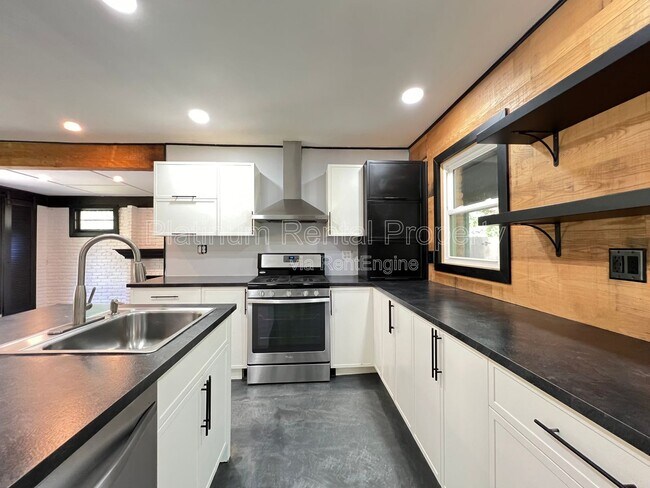 Building Photo - 2170 Beech Valley Dr