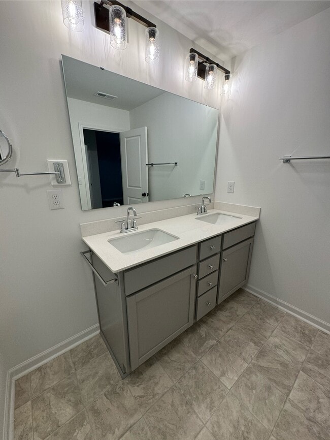 Building Photo - 709 Bellmouth Rd