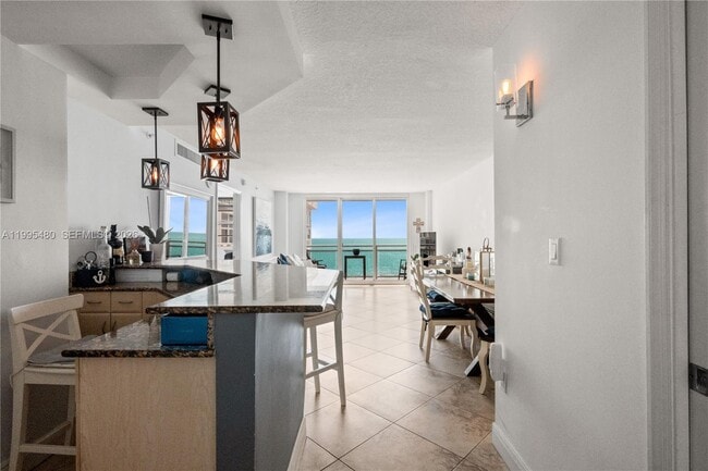 Building Photo - 6917 Collins Ave