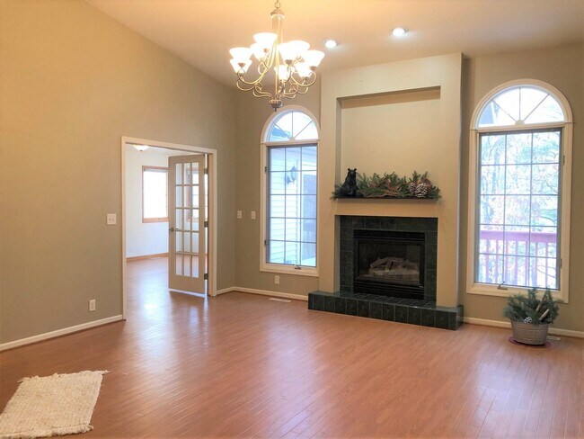 Building Photo - Charming 3-Bedroom Home with Fireplaces an...