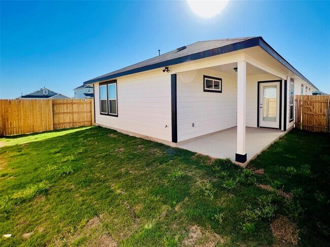 Building Photo - 170 Living Reef Dr