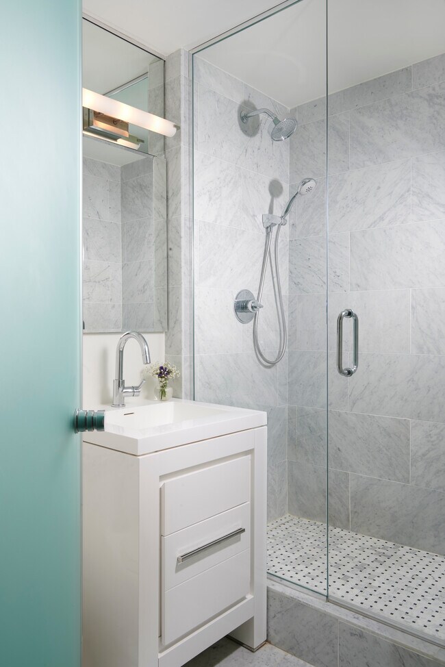 Building Photo - 1555 N Dearborn Pky