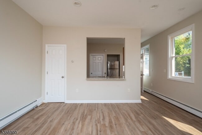 Building Photo - 214 Woodcliff Ave
