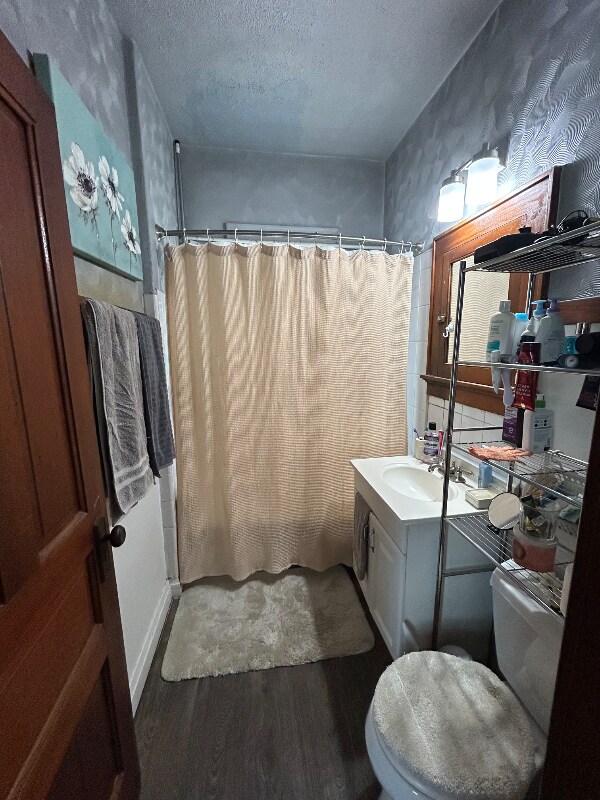 Building Photo - 2519 N Bartlett Ave