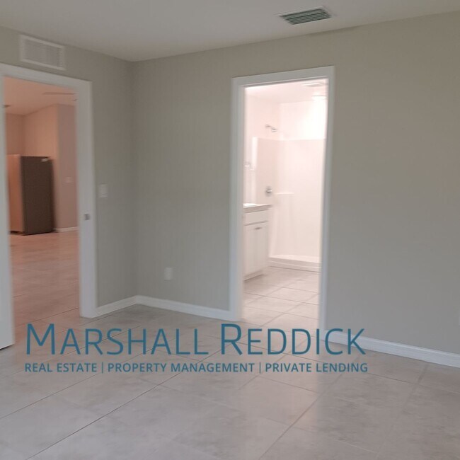 Building Photo - Beautiful Single Family