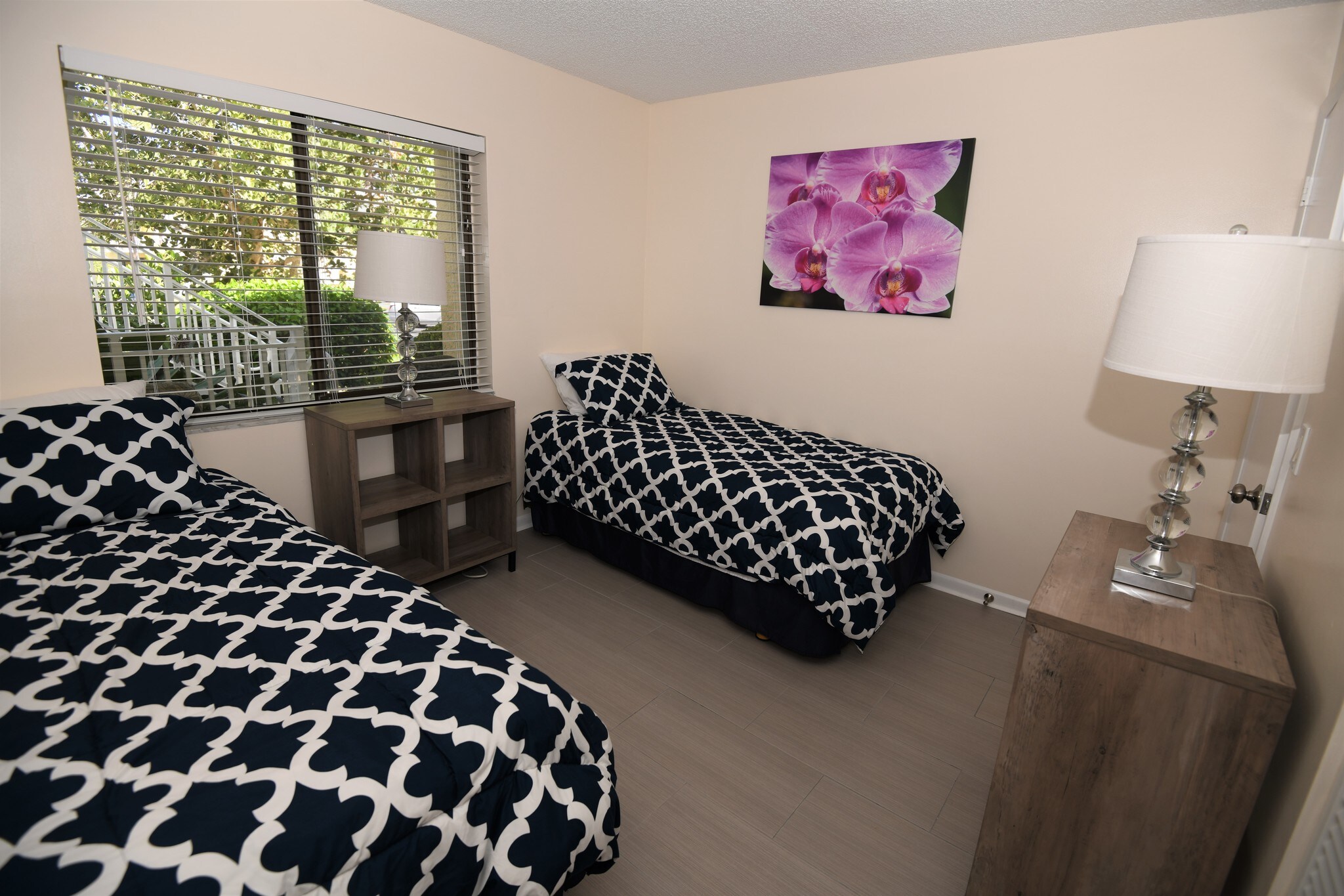 Building Photo - 5579 NE Gulfstream Way