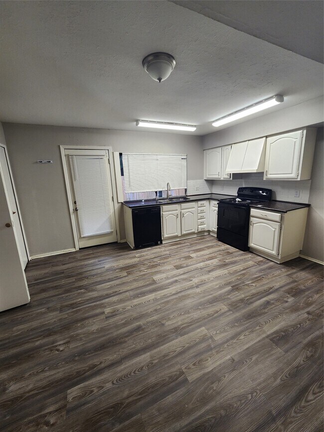 Building Photo - 3822 Broken Elm Dr