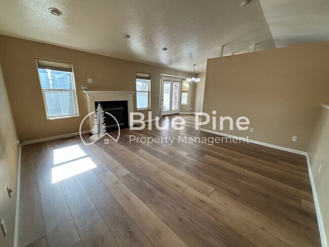 Building Photo - 3736 Ellendale Cir