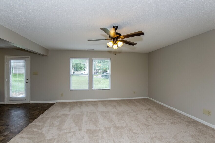 Building Photo - 7029 Maple Park Ln