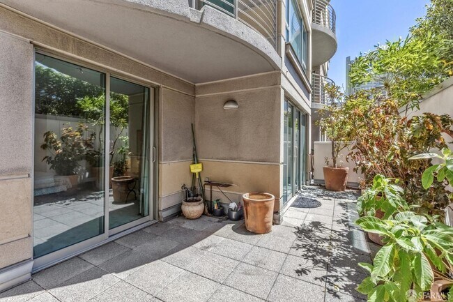 Building Photo - 229 Brannan St