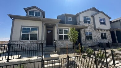 Building Photo - Great Townhouse in Loveland