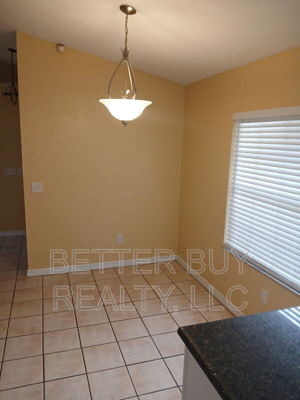 Building Photo - 66 Lindsay Dr