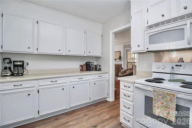 Building Photo - 8729 Timbercrest Cir