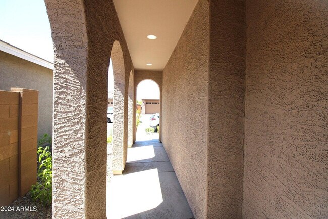 Building Photo - 1649 W la Mirada Dr