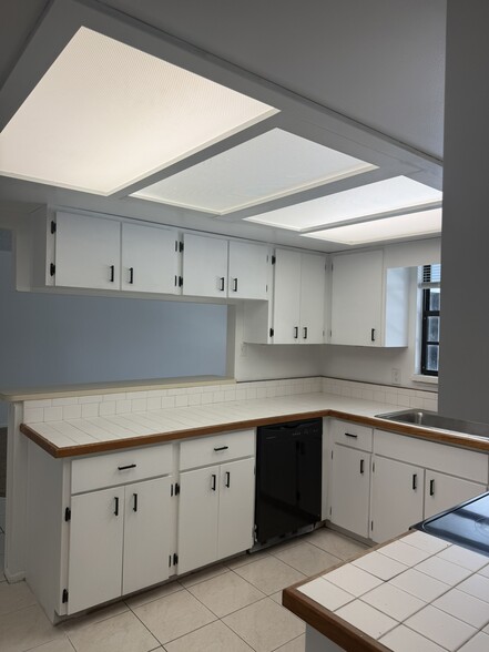 Building Photo - 3096 SE Glasgow Dr