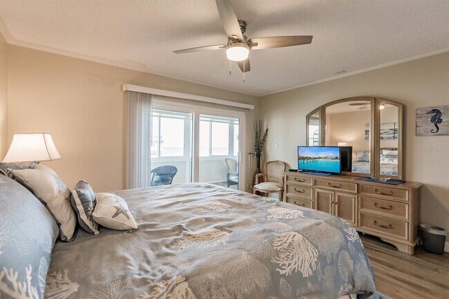 Building Photo - 1125 W Peppertree Dr