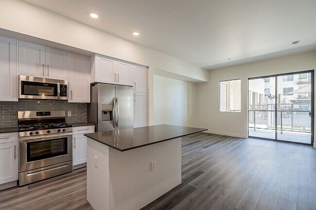 Building Photo - Beautiful One Bedroom in Old Town!