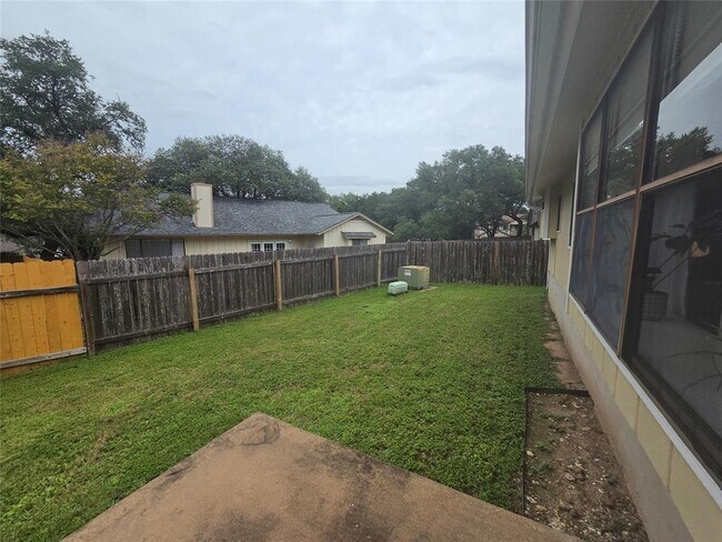 Building Photo - 1604 Kimmerling Ln