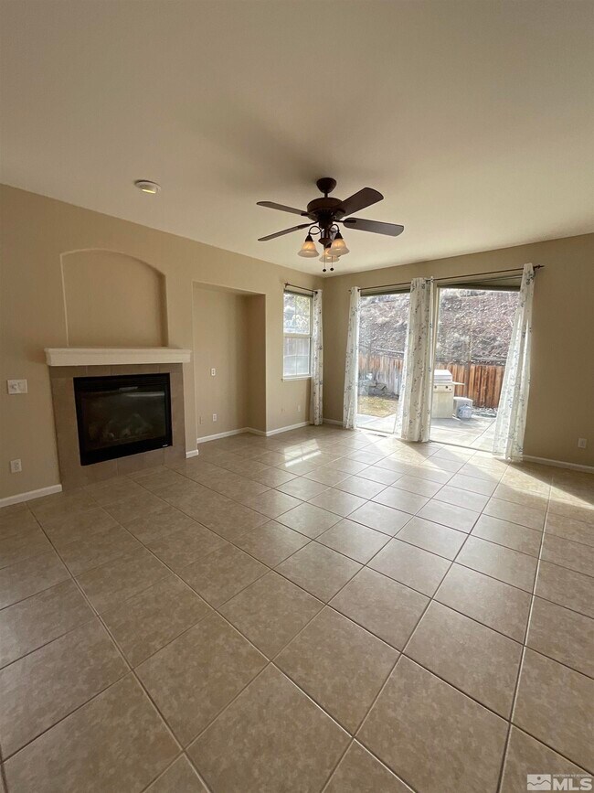 Building Photo - 2847 Falcon Ridge Dr