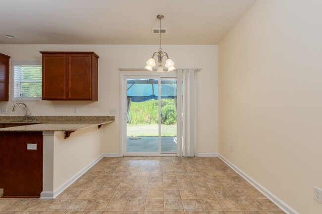Building Photo - House In The Charming Neighborhood of Lake Carolina