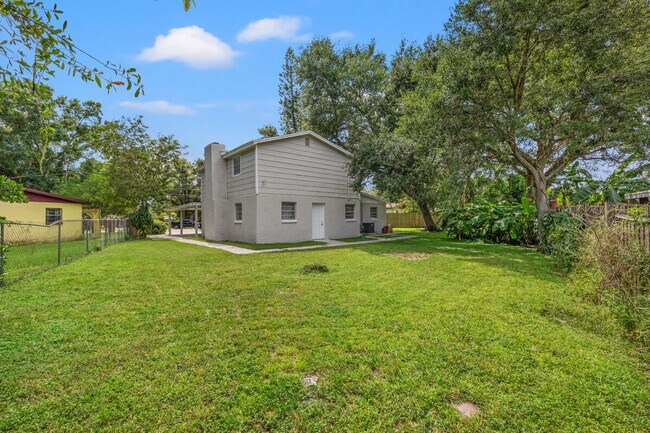 Building Photo - 4323 E Henry Ave