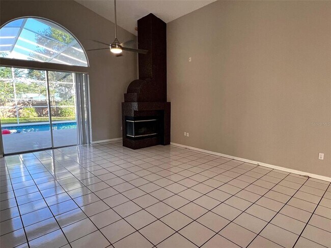 Building Photo - 1753 Kinsmere Dr