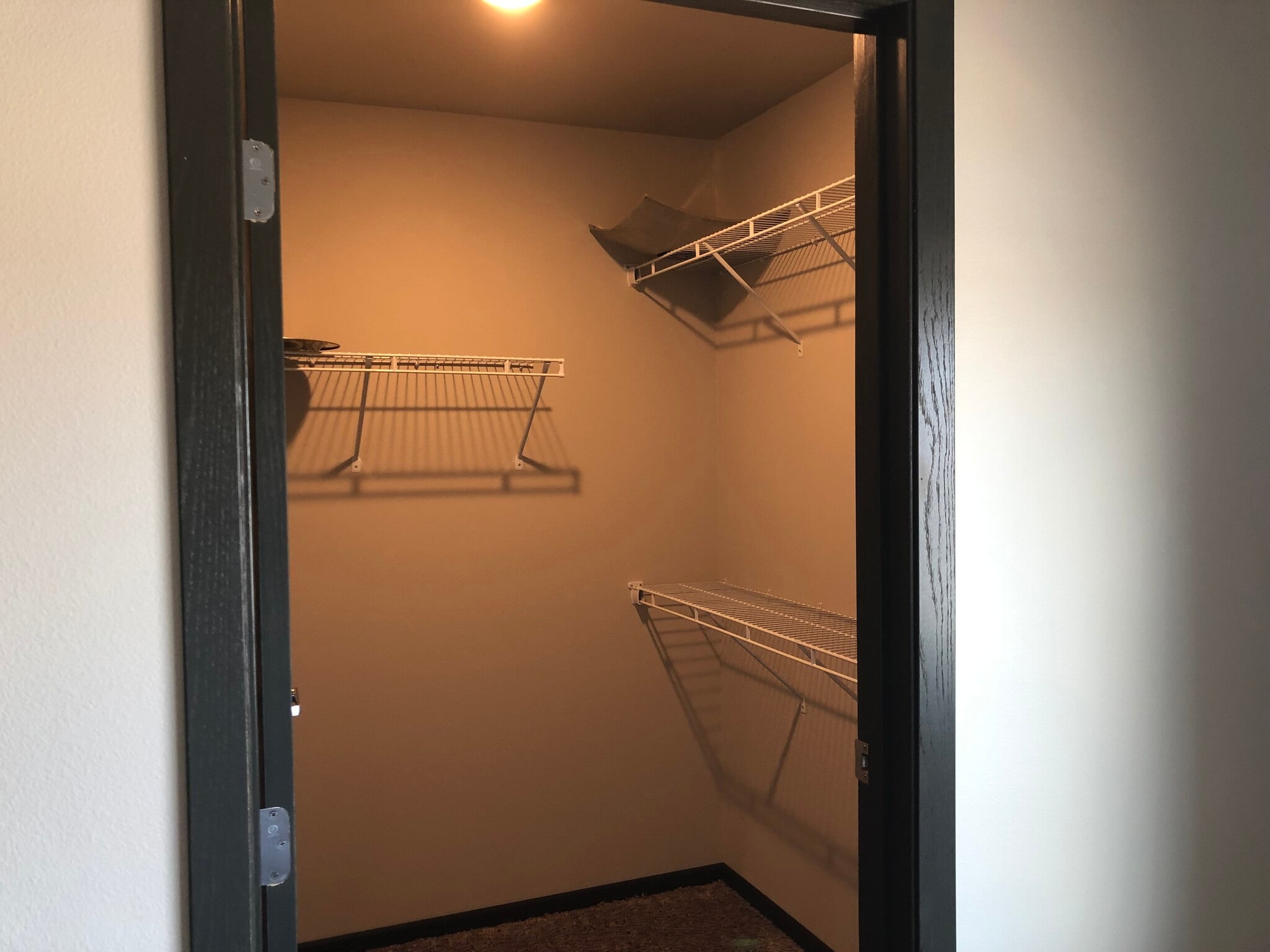 Building Photo - 913 Main Ave