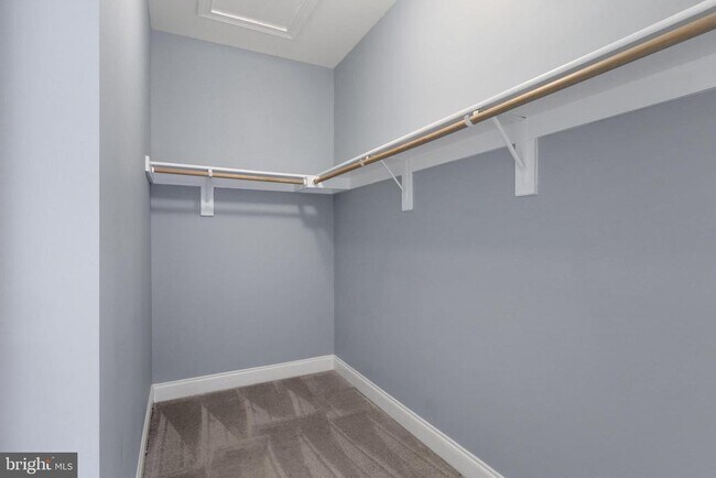 Building Photo - 9850 Solar Course