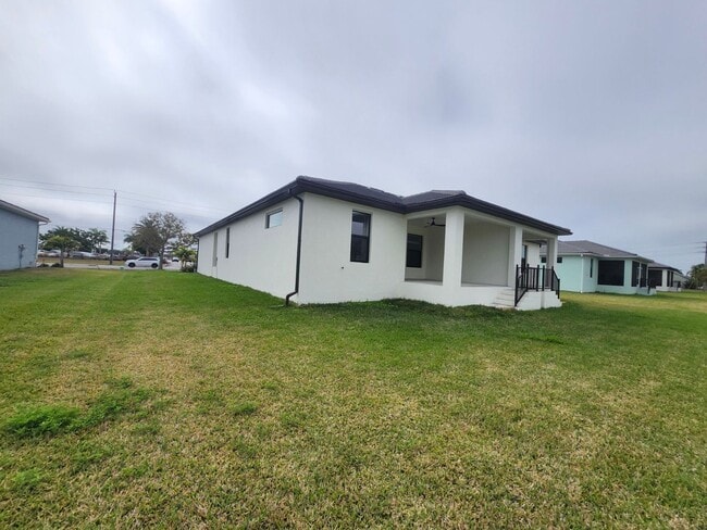 Building Photo - Brand new 3 bedroom 2 bath