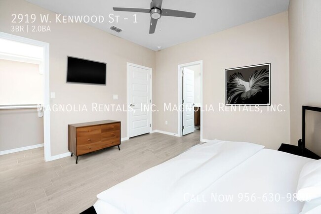 Building Photo - 2919 W Kenwood St