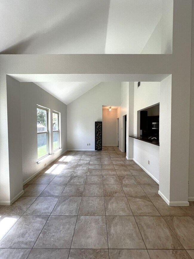 Building Photo - Wonderful 3-bedroom Home in Harris Branch