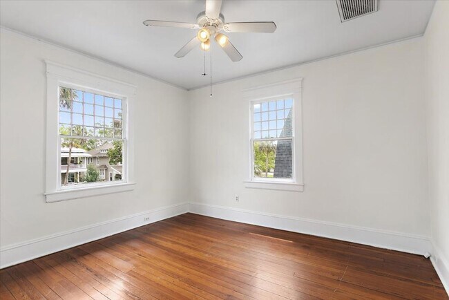 Building Photo - 1808 Bayard Pl