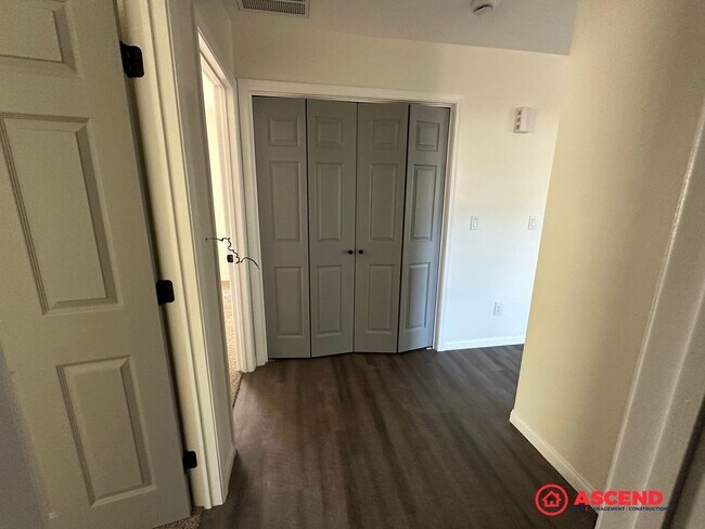 Building Photo - 415 Minner Ave