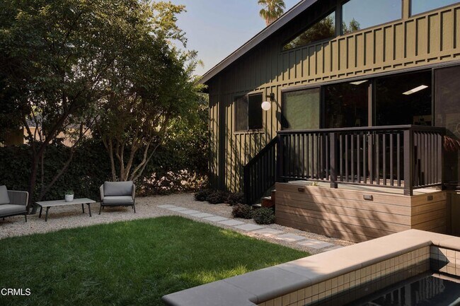 Building Photo - 12406 La Maida St