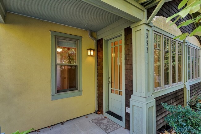 Building Photo - 577 5th St