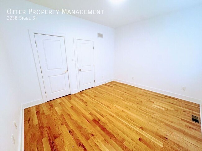 Building Photo - 2238 Sigel St